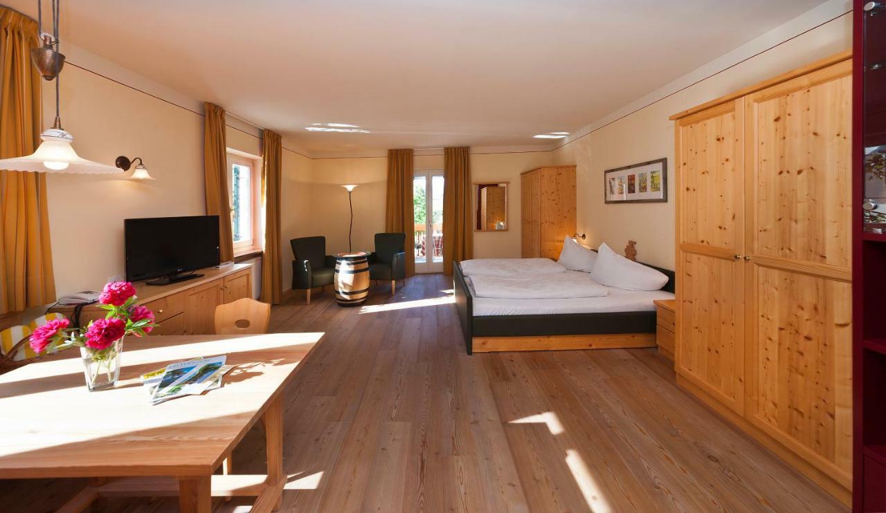 Hotel Weingut Klosterhof كالدورا المظهر الخارجي الصورة