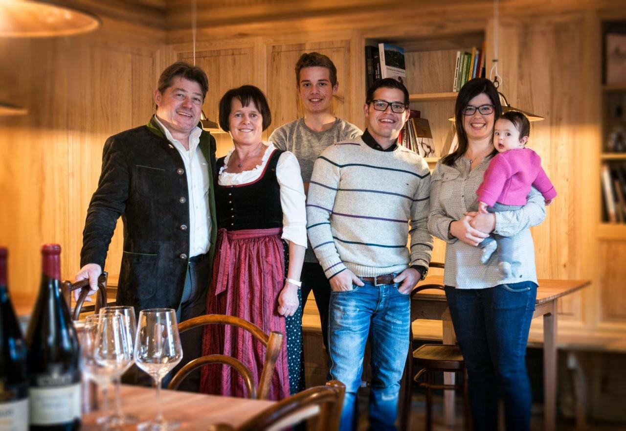 Hotel Weingut Klosterhof كالدورا المظهر الخارجي الصورة
